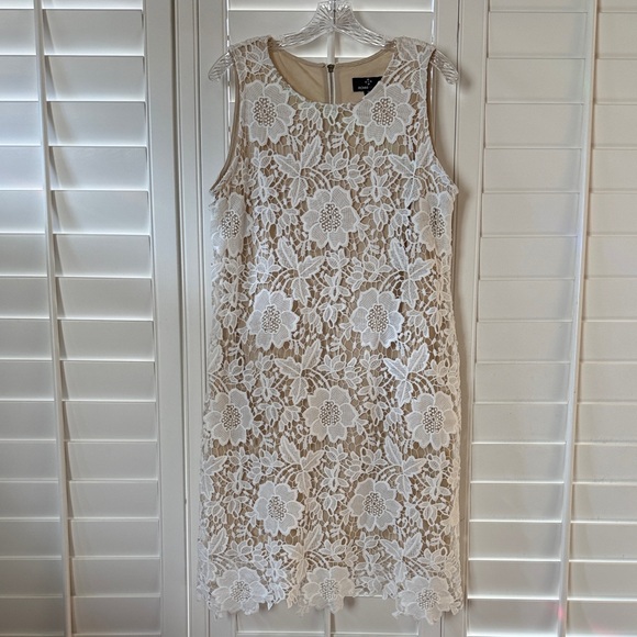 Ronni Nicole Dresses & Skirts - Ronni Nicole White Floral Lace Midi Dress